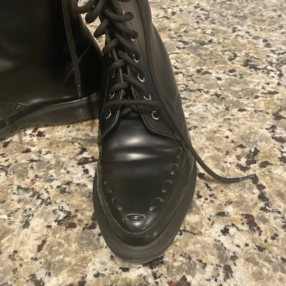 Dr. Martens Geordin boot punk-inspired details - Picture 8 of 16